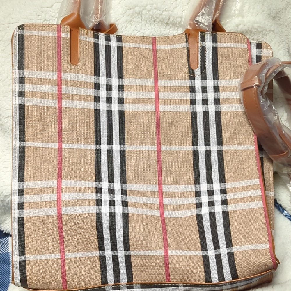 Chic Plaid Tote Bag in Tan and Pink
